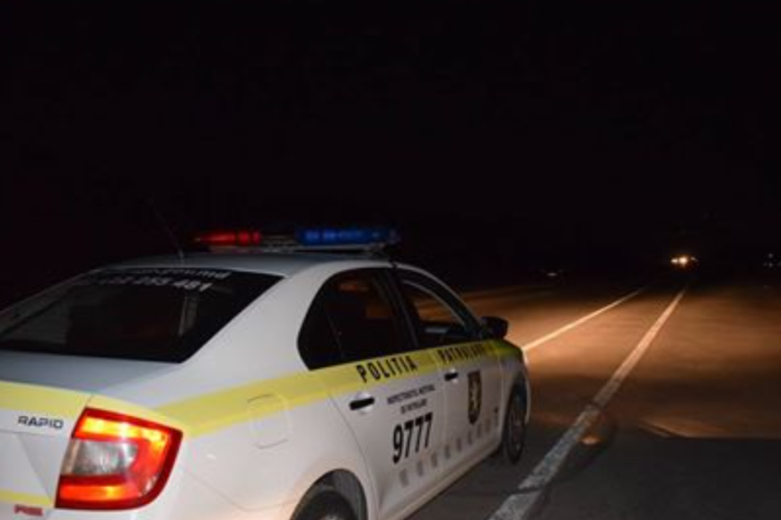 Драка на границе Гагаузии: водитель и пассажир авто набросились на полицейских