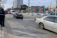 У автостанции в Комрате произошло ДТП: один автомобиль "догнал" другой
