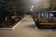 "Для комфорта жителей": в парке в центре Бешалмы уложили тротуарную плитку