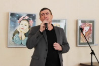 Гармония женской красоты. В Комрате открыли весеннюю выставку картин гагаузских художников