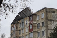 Порывистый ветер в Чадыр-Лунге снес кровлю многоэтажного дома