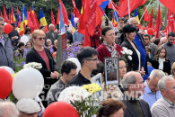 День Победы в Комрате: Тысячи людей возложили цветы на Мемориале славы