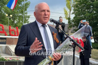 День Победы в Комрате: Тысячи людей возложили цветы на Мемориале славы