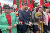 День Победы в Комрате: Тысячи людей возложили цветы на Мемориале славы
