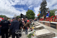 День Победы в Комрате: Тысячи людей возложили цветы на Мемориале славы