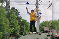 В Кишиневе женщина с военного БТР-а агитирует за Европу