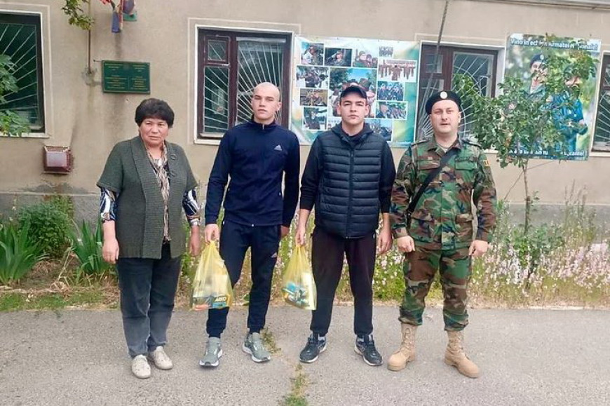 Подарки и напутствие: из Вулканешт в армию ушли два молодых жителя