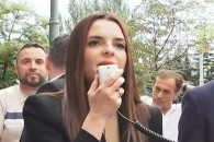 Евгения Гуцул у здания суда в Кишиневе: гагаузов судят за другое мнение