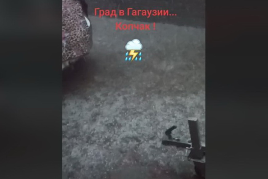 В Копчаке выпал сильный град: кадры появились в соцсетях
