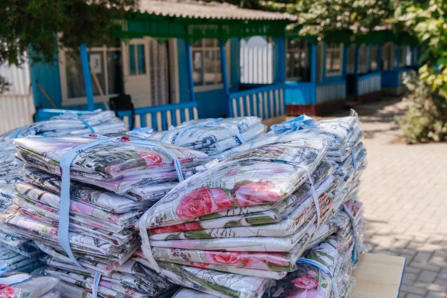 В "Олимпийце" стартует первая смена: лагерю передали комплекты спального белья