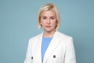 "Гарантировать мир и вернуть людям веру в будущее Молдовы". Ирина Влах о том, зачем идет в президенты