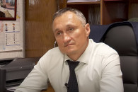"Незаконное решение". Суд восстановил в должности Александра Тарнавского