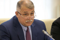За шпионаж: главу юридической службы парламента отстранили от работы