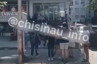 В Кишиневе силовики в масках задержали группу людей