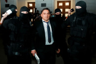 Маски-шоу были незаконны? Адвокат о решении ВСП в деле генпрокурора Стояногло