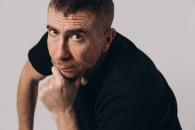 ИНТЕРВЬЮ: Манжул о творчестве, музе и стройке, которая "приземляет, когда летаешь в облаках"