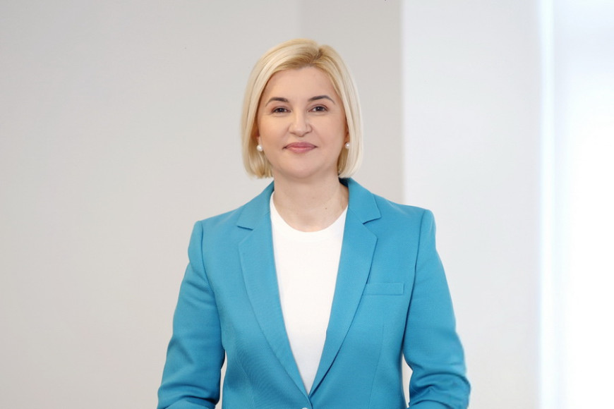 Единственный кандидат, кто это сделал. Ирина Влах взяла на себя публичное обязательство сохранить мир