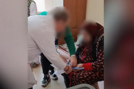 Полиция возбудила уголовное дело против мужчины, помогавшего голосовать постояльцам Дома престарелых Комрата