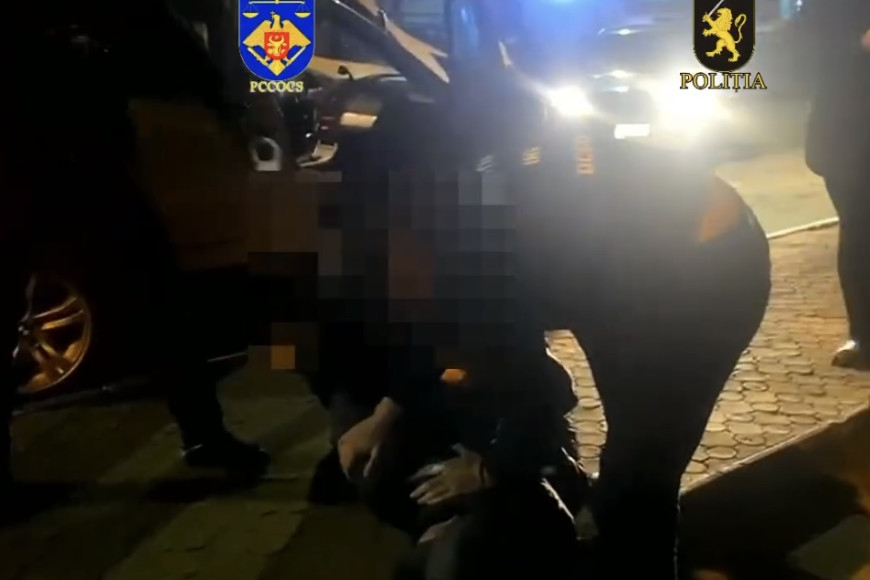 Кадры силового задержания советника башкана опубликовали в полиции