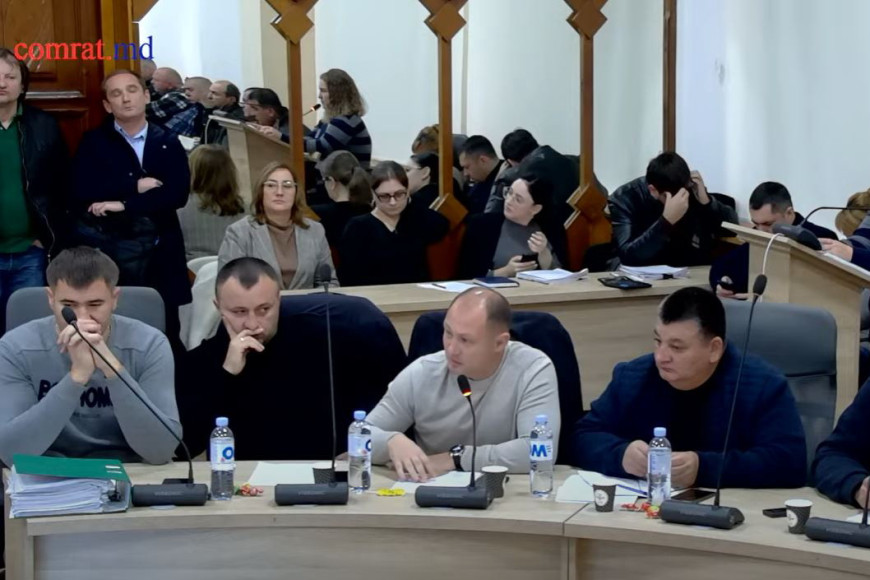 "Поможем избирателям узнать, по чьей вине Комрат лишился денег". В мунсовете критикуют депутатов НСГ