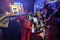 ДТП в Штефан-Водэ: спасатели вытащили из авто трех человек