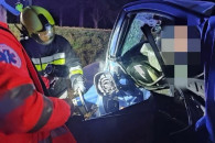 ДТП в Штефан-Водэ: спасатели вытащили из авто трех человек