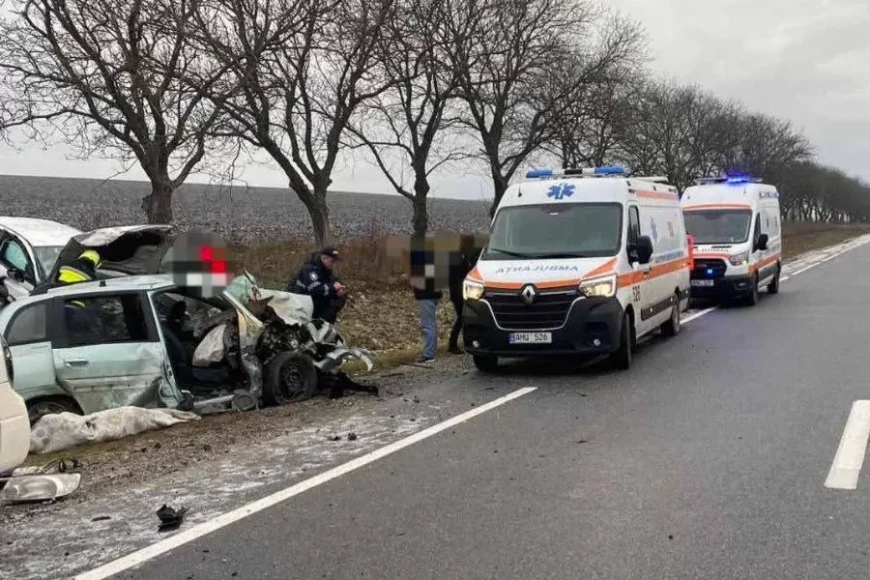 Женщина-пассажир, попавшая в ДТП на трассе М5, скончалась. Врачи борются за жизнь девочки