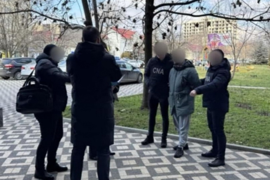 Коррупция при выдаче водительских удостоверений: задержан житель Комрата