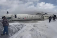 В Канаде перевернулся самолет Delta Airlines - 18 человек пострадали
