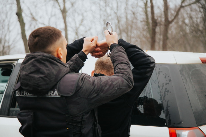 Пограничники помешали двум украинцам незаконно пересечь границу Молдовы