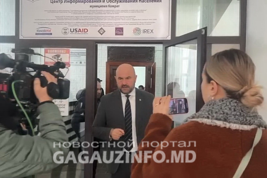 Проекты, недопуск прессы в зал и протесты: вице-премьер Владимир Боля посетил Комрат