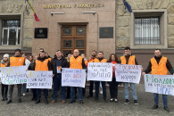 "Удавка на шее народа". Inima Moldovei провела протест против роста госдолга