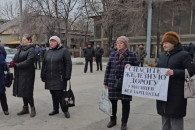 Пять месяцев без зарплаты. Железнодорожники в Молдове снова протестуют