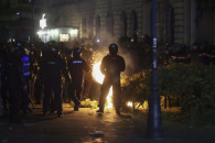 "Европа - это диктатура, в Румынии - тирания". Джорджеску об отказе ЦИК в его регистрации; в стране беспорядки