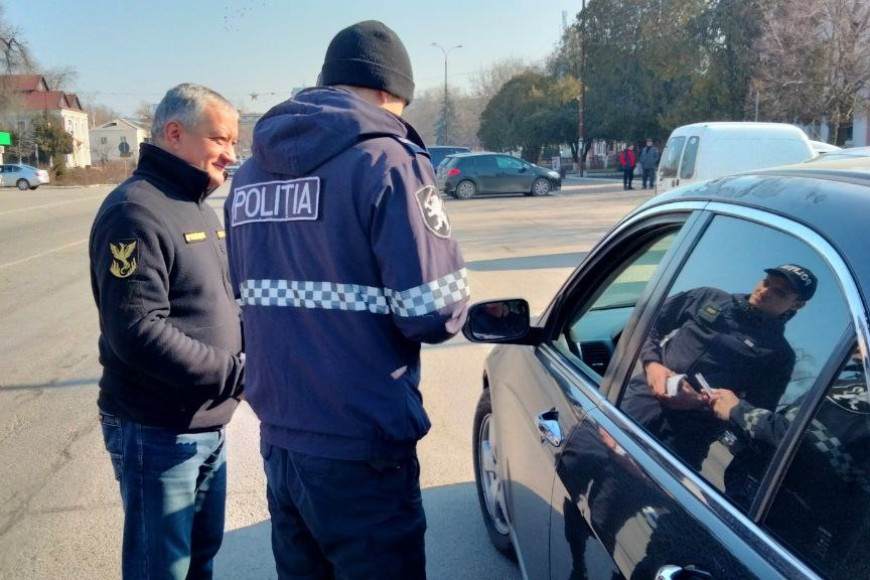 "Пьяный водитель – преступник": полиция Вулканешт объявила конкурс с призами для молодежи