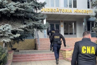 Коррупционный скандал в Молдове: десятки обысков, задержаны судья и адвокат