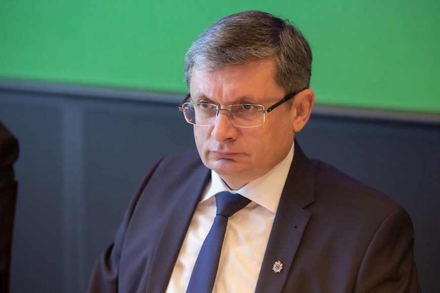 Спикер парламента и лидер PAS посоветовал президенту России "не совать нос в наши внутренние дела"