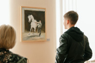 Диалог искусства и природы: Константин Келеш представил в Комрате выставку своих картин