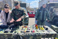 Образовательная ярмарка в Комрате: молодежи демонстрируют оружие