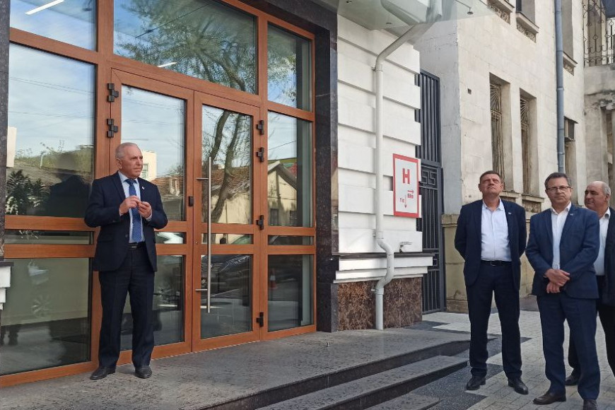 В посольстве ЕС игнорируют депутатов НСГ, посольство США готово к встрече