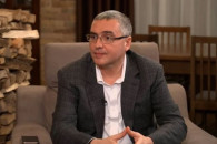 Усатый: PAS копирует Плахотнюка даже в предвыборных подачках, но называет это «добрыми делами»