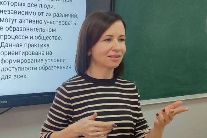 "ИНТЕРВЬЮ": "Минимум стресса, давления и нагрузки". Психолог о том, как родителям помочь выпускникам с экзаменами