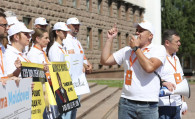 "Депутат PAS, поделись с народом": INIMA MOLDOVEI провела протест против политики социального неравенства правящего режима