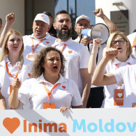 "Депутат PAS, поделись с народом": INIMA MOLDOVEI провела протест против политики социального неравенства правящего режима