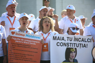 Акция протеста у президентуры: полиция применила силу к мирным протестующим Inima Moldovei