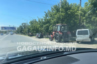 Трактор в Комрате устроил ДТП, на ходу "потеряв" прицеп