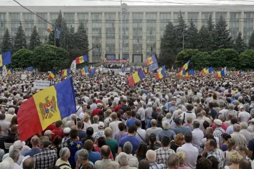Шор зовет людей на протесты на площади. И обещает каждому "зарплату" в 3 тысячи долларов