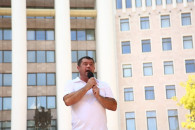 «Захваченный КС стал филиалом PAS». Патриотический блок вывел людей на протест
