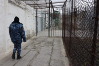 Минюст хочет блокировать мобильную связь и интернет в тюрьмах: это может затронуть и жителей соседних районов