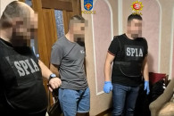 В прокуратуре рассказали, как молдавский пограничник похищал и отбирал имущество у украинцев